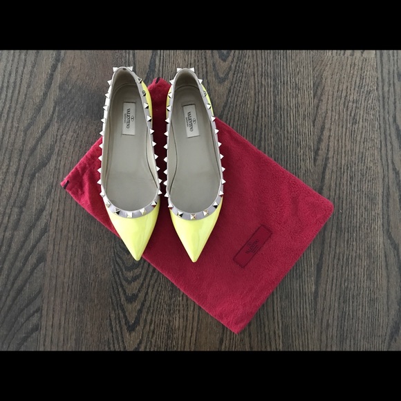 Valentino Yellow Rockstud Patent Ballerina Flats - Picture 5 of 8